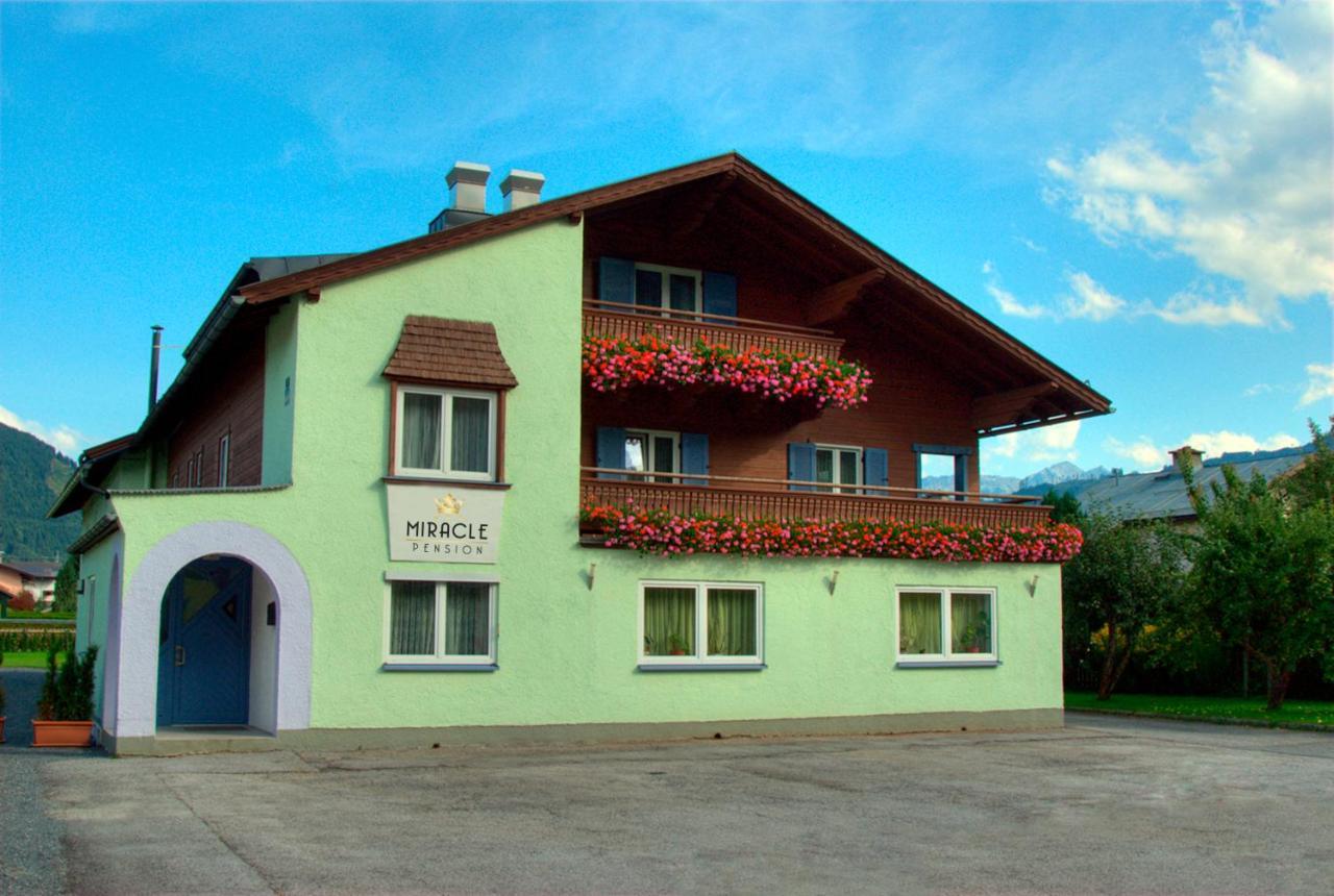 Pension Miracle Zell am See Exterior photo